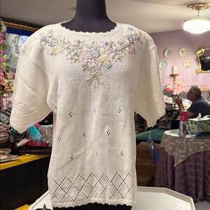 Chic White Floral Embroidered Women's Blouse vintage